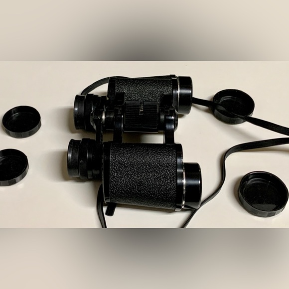 Vintage TASCO ZIP 8 x 30 mm Fully Coated Binoculars in Zippered Carrying Case - Picture 9 of 16